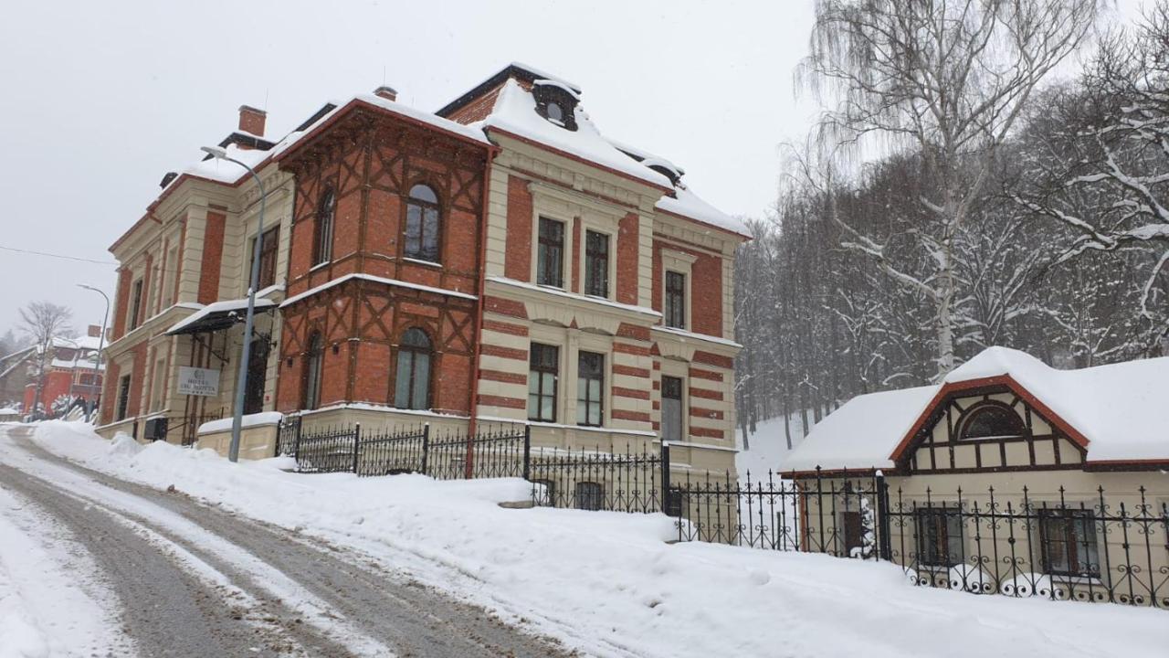Hotel Charlotta Йедлина-Здруй Екстериор снимка