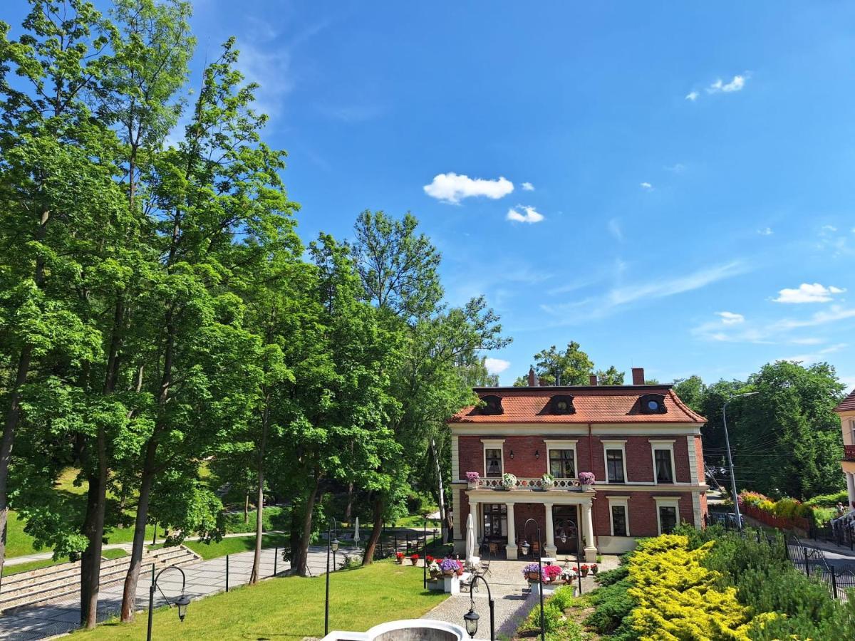 Hotel Charlotta Йедлина-Здруй Екстериор снимка